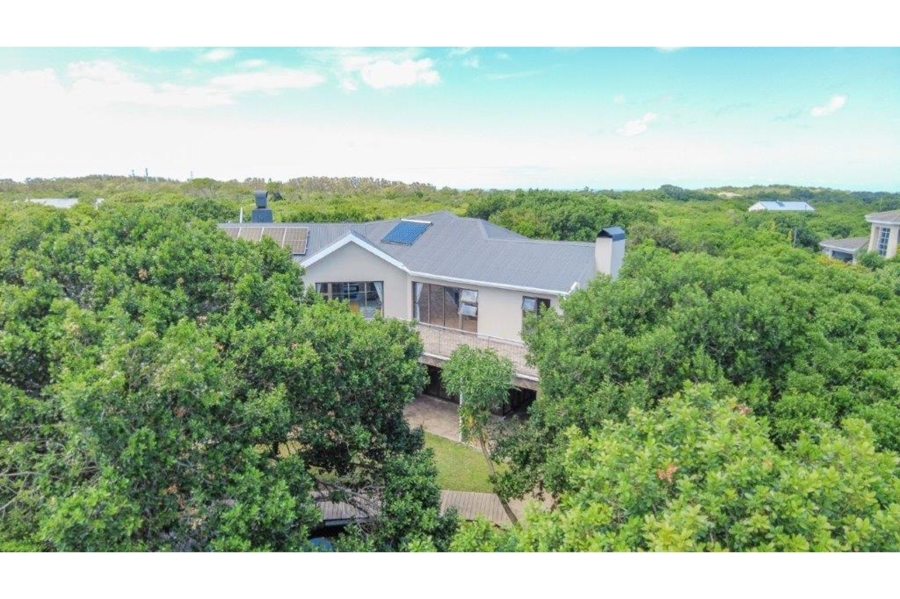 6 Bedroom Property for Sale in Lovemore Park Eastern Cape